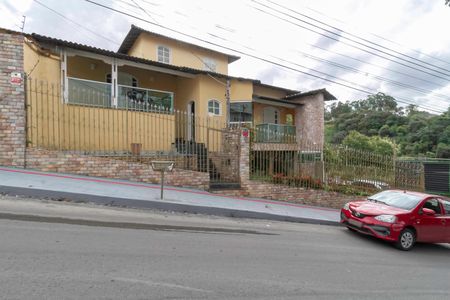 Casa à venda com 480m², 4 quartos e 3 vagasFachada