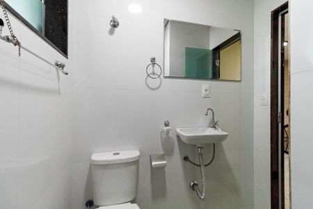 Casa à venda com 480m², 4 quartos e 3 vagasBanheiro social 2