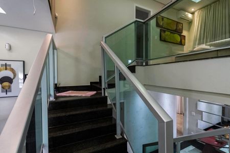 Casa à venda com 480m², 4 quartos e 3 vagasEscada