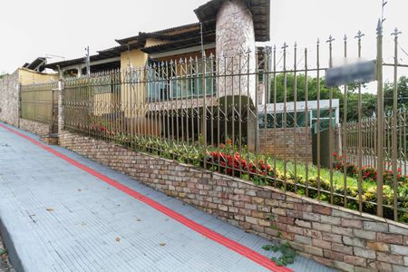 Casa à venda com 480m², 4 quartos e 3 vagasFachada