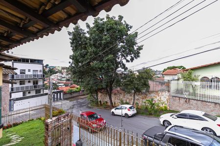 Casa à venda com 480m², 4 quartos e 3 vagasVaranda - vista