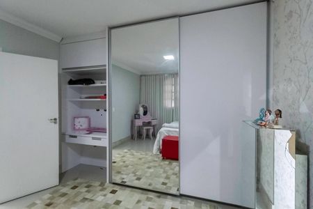 Casa à venda com 480m², 4 quartos e 3 vagasSuíte 2