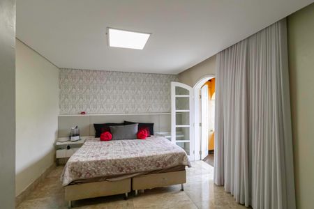 Casa à venda com 480m², 4 quartos e 3 vagasSuíte master