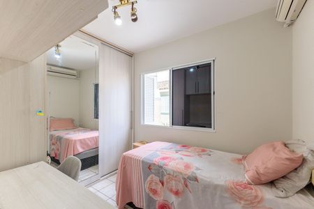 Casa de condomínio à venda com 110m², 3 quartos e 2 vagas Casa de condomínio à venda com 110m², 3 quartos e 2 vagasQuarto 2 - 2 andar
