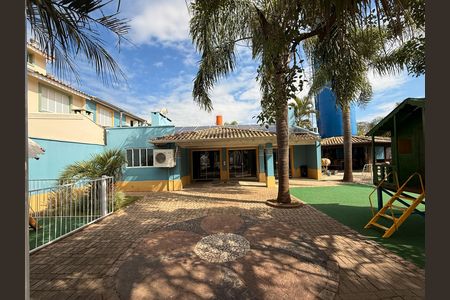 Casa de condomínio à venda com 110m², 3 quartos e 2 vagas Casa de condomínio à venda com 110m², 3 quartos e 2 vagasÁrea comum - Playground