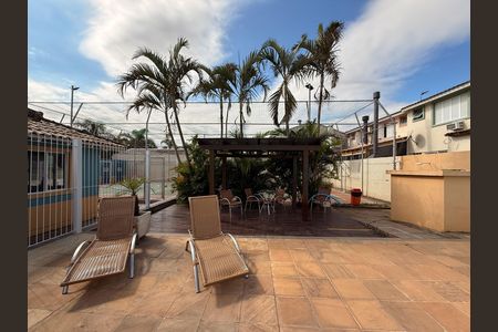 Casa de condomínio à venda com 110m², 3 quartos e 2 vagas Casa de condomínio à venda com 110m², 3 quartos e 2 vagasÁrea comum - Piscina