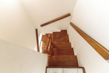Casa de condomínio à venda com 110m², 3 quartos e 2 vagas Casa de condomínio à venda com 110m², 3 quartos e 2 vagasEscadas - 3 andar