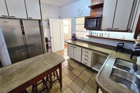 Apartamento à venda com 251m², 4 quartos e 1 vaga