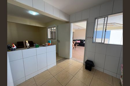 Casa à venda com 259m², 6 quartos e 2 vagasCasa 2- Cozinha