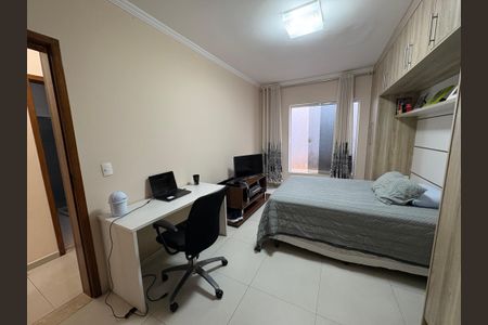 Casa à venda com 259m², 6 quartos e 2 vagasQuarto 1