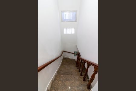 Casa à venda com 460m², 3 quartos e 6 vagasEscada