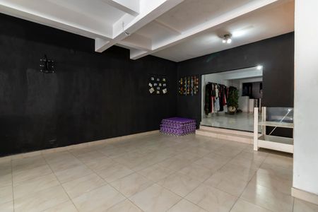 Casa à venda com 460m², 3 quartos e 6 vagasÁrea comum - Salão de festas