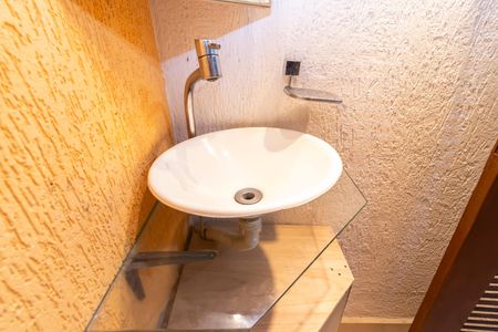 Casa à venda com 460m², 3 quartos e 6 vagasBanheiro do Salão 