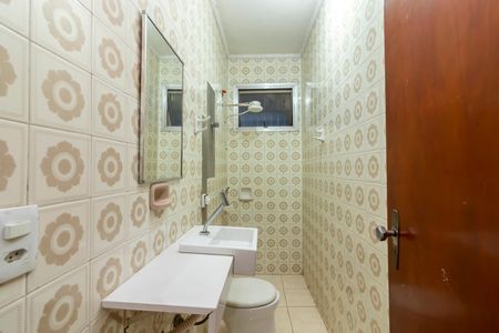 Casa à venda com 460m², 3 quartos e 6 vagasBanheiro de Serviço