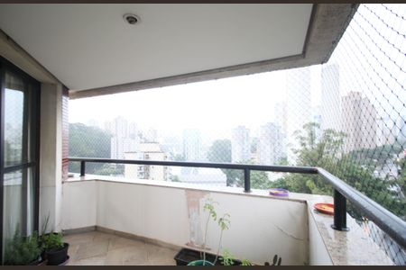 Apartamento à venda com 130m², 3 quartos e 4 vagasVaranda Sala