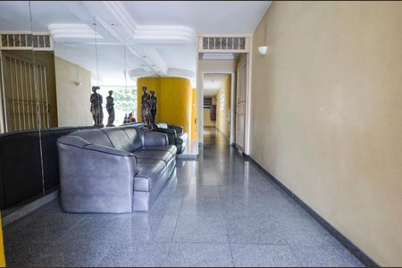 Apartamento à venda com 75m², 2 quartos e 1 vagaHall