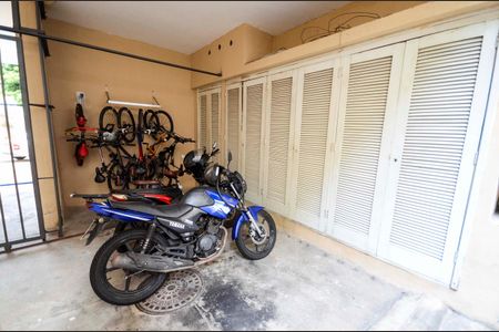 Apartamento à venda com 75m², 2 quartos e 1 vagaÁrea comum