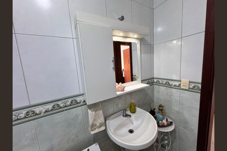 Casa à venda com 159m², 3 quartos e 2 vagasBanheiro