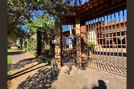 Casa à venda com 159m², 3 quartos e 2 vagasFachada