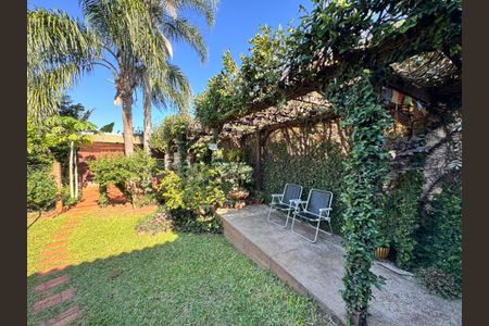 Casa à venda com 159m², 3 quartos e 2 vagasÁrea Externa