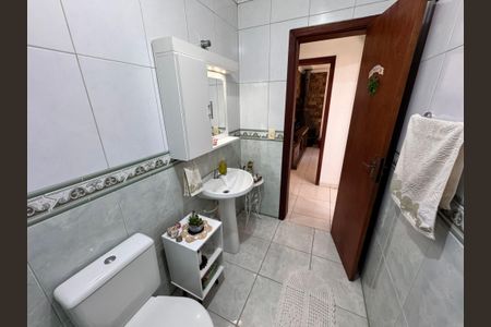 Casa à venda com 159m², 3 quartos e 2 vagasBanheiro