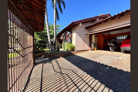 Casa à venda com 159m², 3 quartos e 2 vagasGaragem