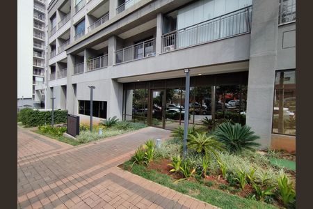 Apartamento à venda com 72m², 2 quartos e 1 vaga Apartamento à venda com 72m², 2 quartos e 1 vagaFachada e portaria