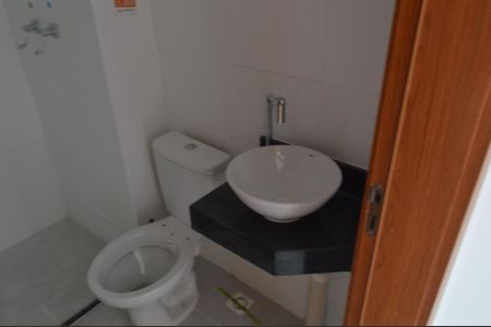 Apartamento à venda com 40m², 2 quartos e sem vaga Apartamento à venda com 40m², 2 quartos e sem vagaBanheiro