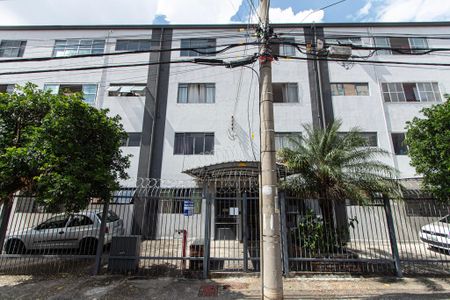 Apartamento para alugar com 76m², 2 quartos e 1 vaga Apartamento para alugar com 76m², 2 quartos e 1 vagaFachada