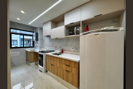 Apartamento à venda com 54m², 2 quartos e 1 vaga Apartamento à venda com 54m², 2 quartos e 1 vagaCozinha e Área de Serviço