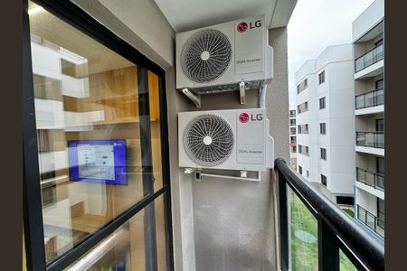 Apartamento à venda com 54m², 2 quartos e 1 vaga Apartamento à venda com 54m², 2 quartos e 1 vagaVaranda