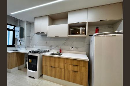 Apartamento à venda com 54m², 2 quartos e 1 vaga Apartamento à venda com 54m², 2 quartos e 1 vagaCozinha e Área de Serviço
