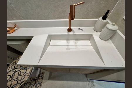 Apartamento à venda com 54m², 2 quartos e 1 vaga Apartamento à venda com 54m², 2 quartos e 1 vagaBanheiro Social