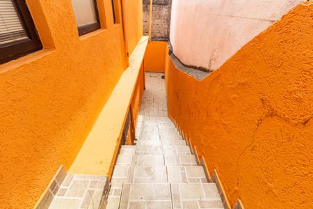 Casa à venda com 101m², 1 quarto e 1 vagaEscada