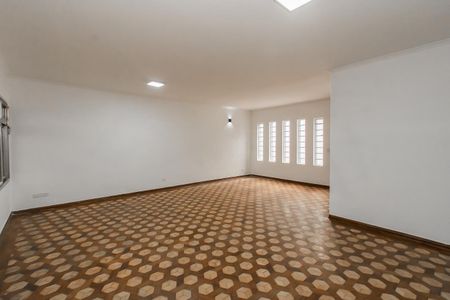 Casa à venda com 330m², 4 quartos e 4 vagasSala