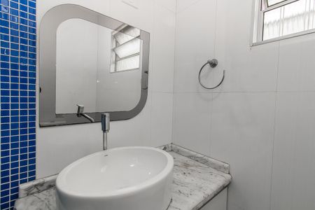 Casa à venda com 330m², 4 quartos e 4 vagasBanheiro da Suíte