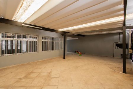 Casa à venda com 330m², 4 quartos e 4 vagasGaragem