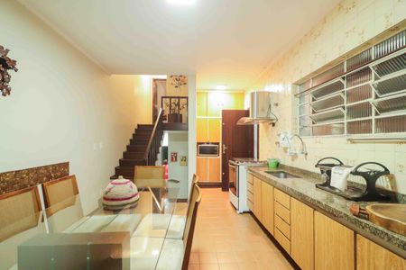 Casa para alugar com 218m², 3 quartos e 2 vagas Casa para alugar com 218m², 3 quartos e 2 vagasCozinha