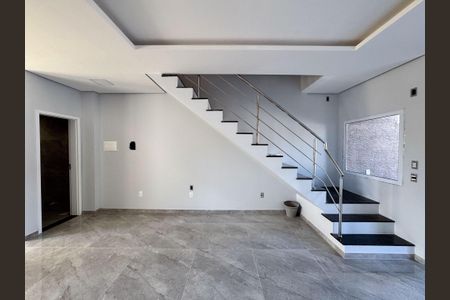 Casa à venda com 152m², 3 quartos e 3 vagasSala