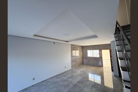 Casa à venda com 152m², 3 quartos e 3 vagasSala