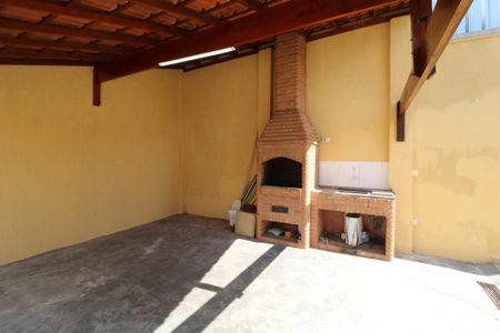 Casa à venda com 225m², 3 quartos e 6 vagasChurrasqueira