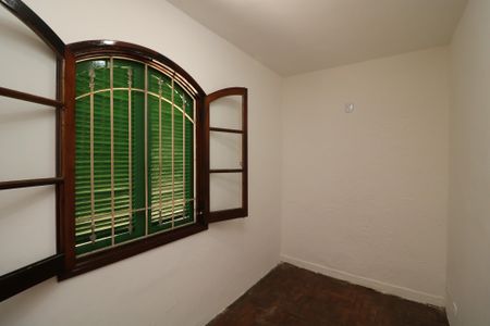 Casa à venda com 225m², 3 quartos e 6 vagasQuarto 2