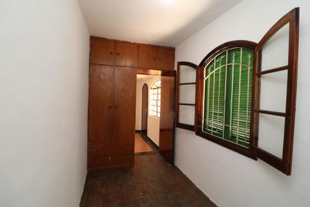 Casa à venda com 225m², 3 quartos e 6 vagasQuarto 2