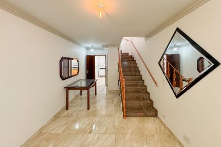 Casa à venda com 360m², 3 quartos e 4 vagas Casa à venda com 360m², 3 quartos e 4 vagasSala