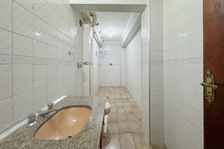 Casa à venda com 360m², 3 quartos e 4 vagas Casa à venda com 360m², 3 quartos e 4 vagasBanheiro do Subsolo