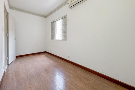 Casa à venda com 360m², 3 quartos e 4 vagas Casa à venda com 360m², 3 quartos e 4 vagasQuarto 2
