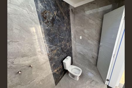 Casa à venda com 152m², 3 quartos e 2 vagas Casa à venda com 152m², 3 quartos e 2 vagasBanheiro Corredor