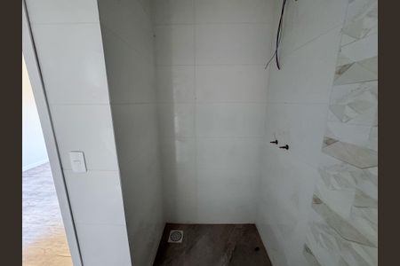 Casa à venda com 152m², 3 quartos e 2 vagas Casa à venda com 152m², 3 quartos e 2 vagasBanheiro da Suíte