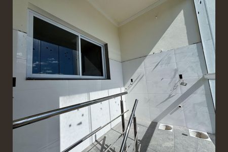 Casa à venda com 152m², 3 quartos e 2 vagas Casa à venda com 152m², 3 quartos e 2 vagasEscada