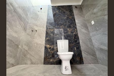 Casa à venda com 152m², 3 quartos e 2 vagas Casa à venda com 152m², 3 quartos e 2 vagasBanheiro Corredor